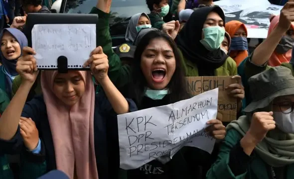 Influencer dan buzzer: Bagaimana Generasi Z memakai media sosial untuk gerakan sosial dan politik