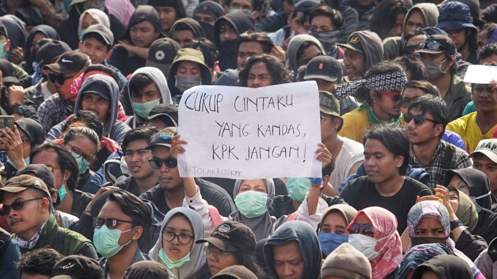 Politik Ala Generasi Z: Dari Media Sosial Menuju Gerakan Nyata